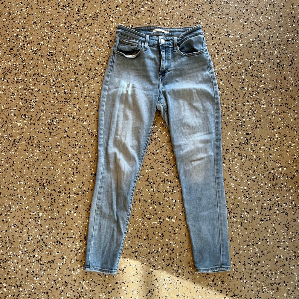 Levi’s 721 Light Wash High Rise Skinny Jeans, Size 28